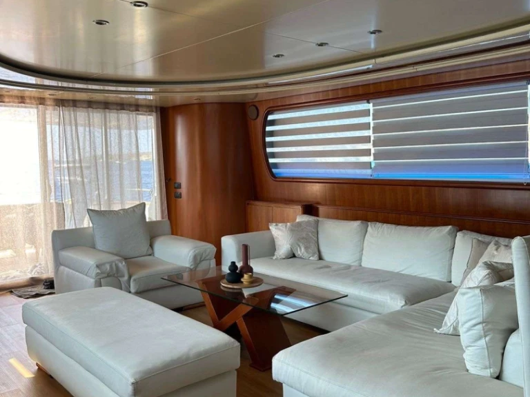 Location bateau Falcon ILLYA F à Mykonos (Île) sur Samboat