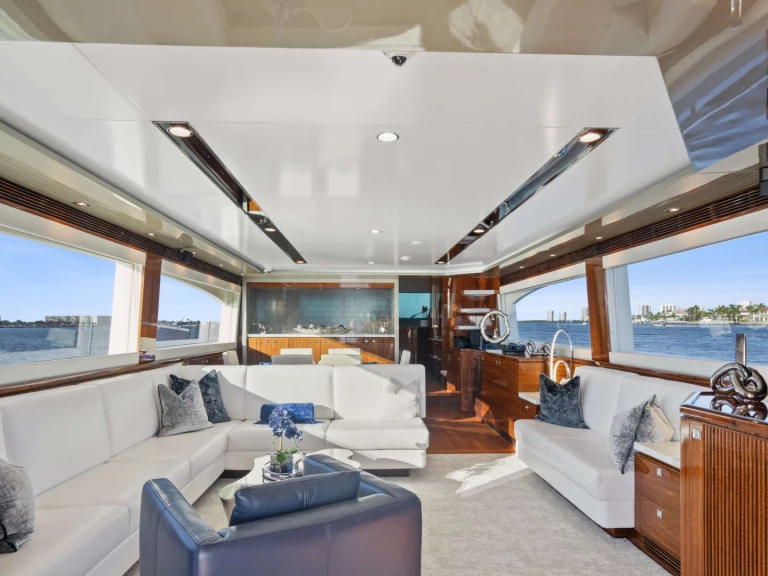 Location bateau Jupiter pas cher PILOT LOUNGE