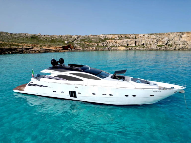 Location Yacht Pershing avec permis