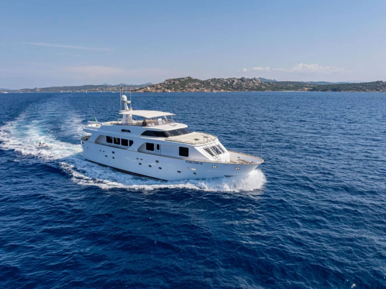 Louer Yacht avec ou sans skipper Custom à Olbia