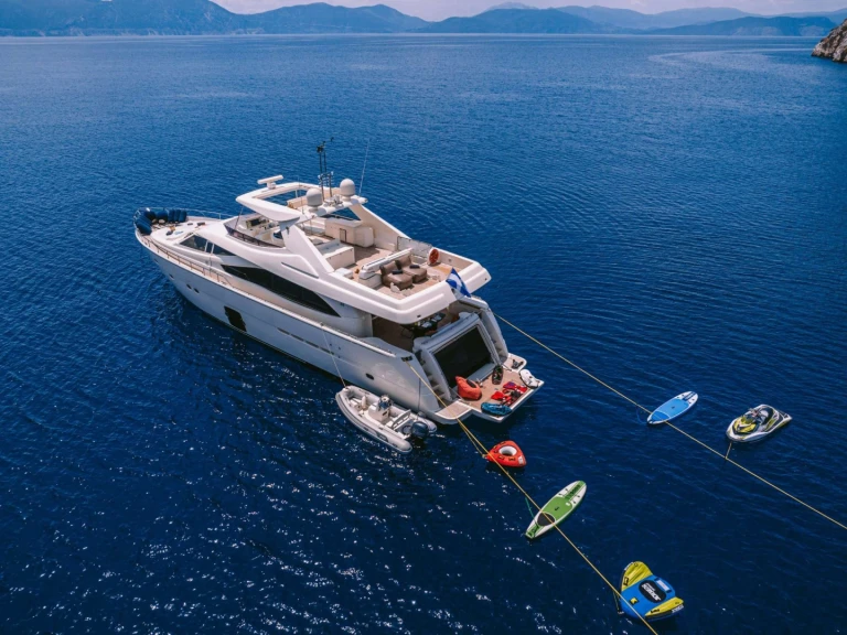 Location à Athènes - Ferretti MAYBE NOT sur SamBoat
