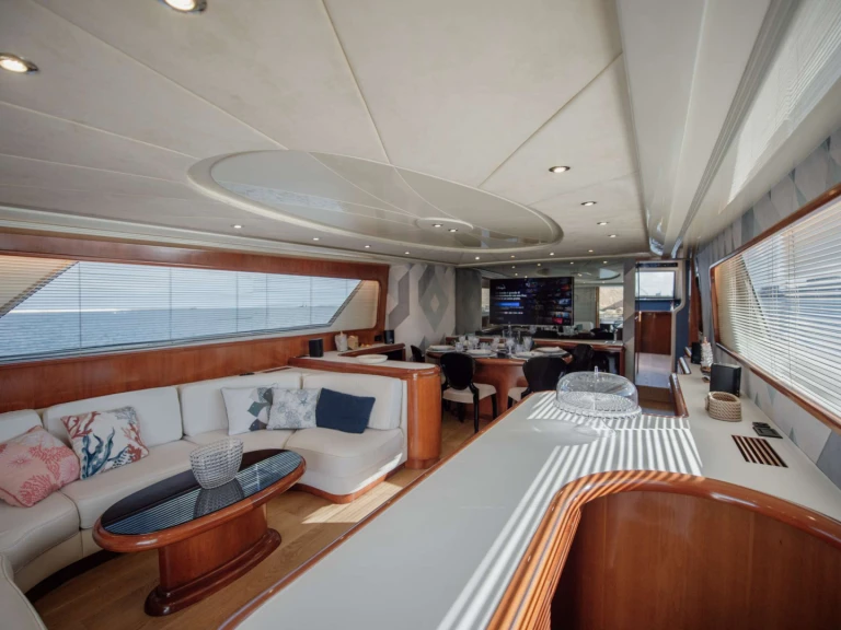 Yacht à louer à Gouviá au meilleur prix
