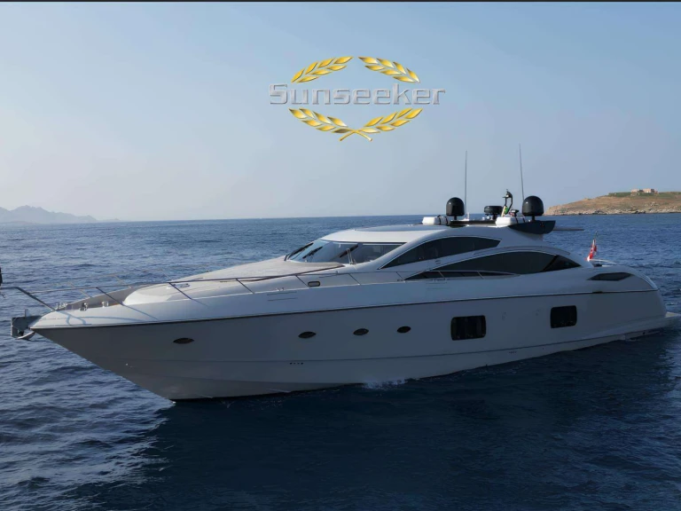 Yacht à louer à Poltu Quatu au meilleur prix