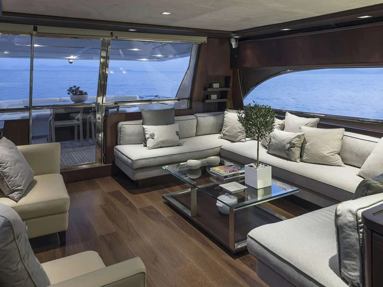 Louer Yacht avec ou sans skipper Ferretti à Athènes