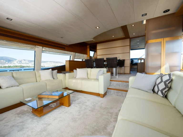 Location Yacht Ferretti avec permis