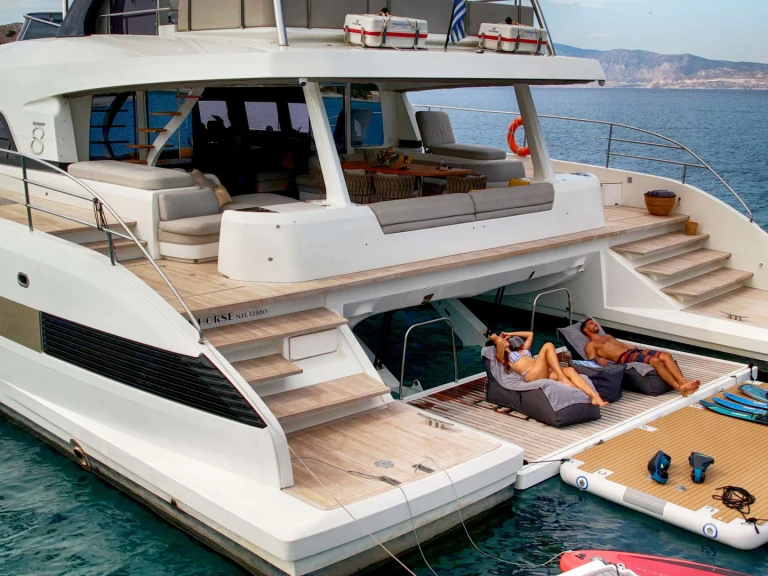 Location bateau Néa Péramos pas cher CRAZY HORSE