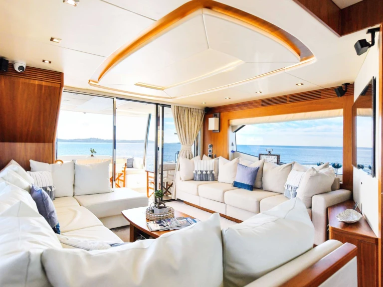 Louez un Sunseeker GRACE XI à Athènes