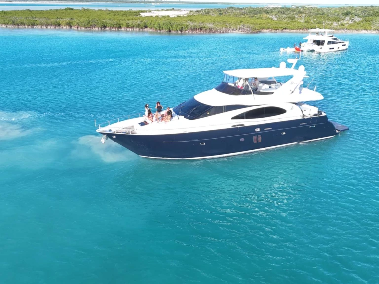 Location bateau Azimut Saphire Blue à Îles Turques et Caïques sur Samboat