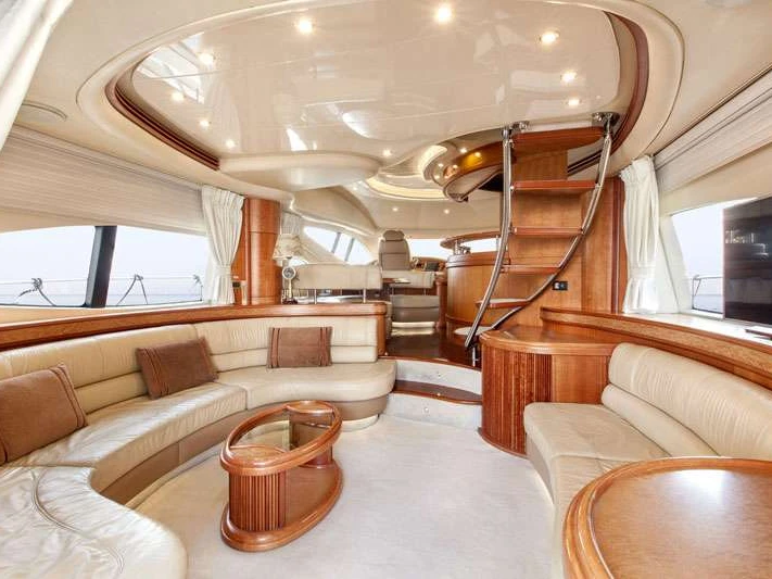 Location Yacht Azimut avec permis
