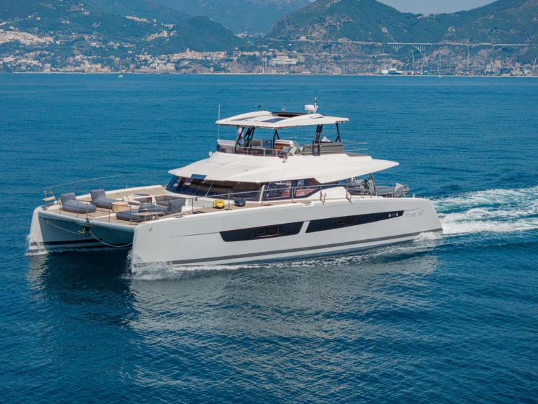Location Yacht Fountaine Pajot avec permis
