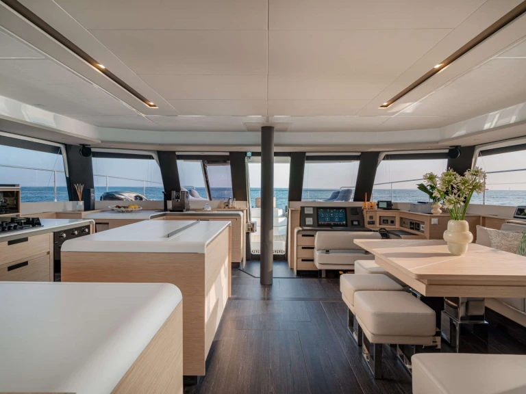 Fountaine Pajot CORE a louer à Salerne