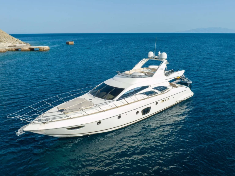 Location Yacht Azimut avec permis
