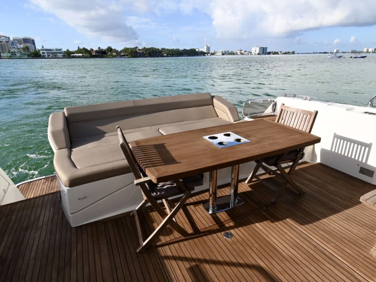 Location bateau Caraïbes pas cher 60 Prestige