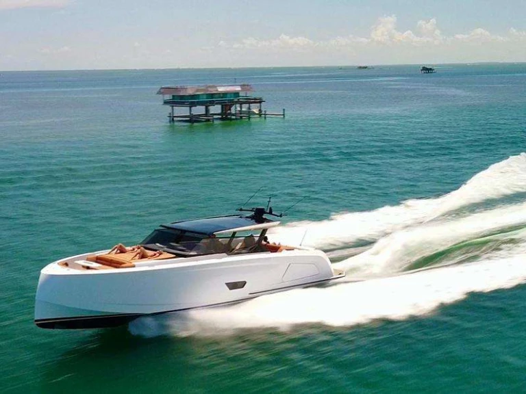 Louer Yacht avec ou sans skipper Vanquish à Miami