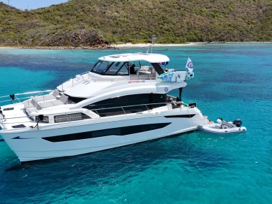 Noleggio Yacht di lusso Aquila con patente nautica