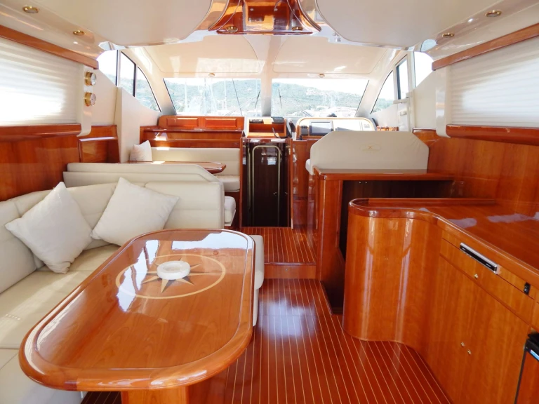 Yacht à louer à Cannigione au meilleur prix