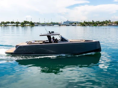Pronájem Jachta Pardo Yachts s licencí