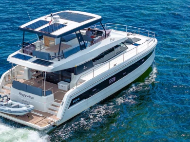 Hire Luxury Yacht Fountaine Pajot with a boat licence