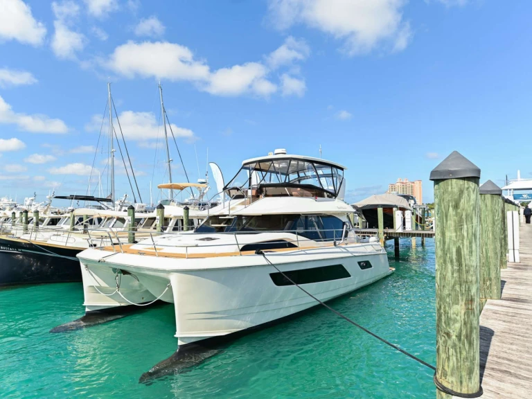 Location bateau Aquila Beach Boomer I à Bahamas sur Samboat
