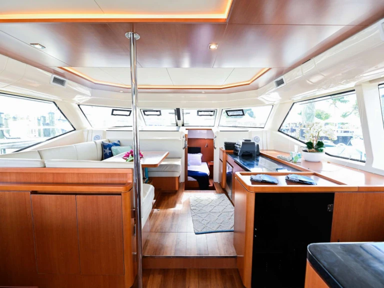 Location Yacht Aquila avec permis