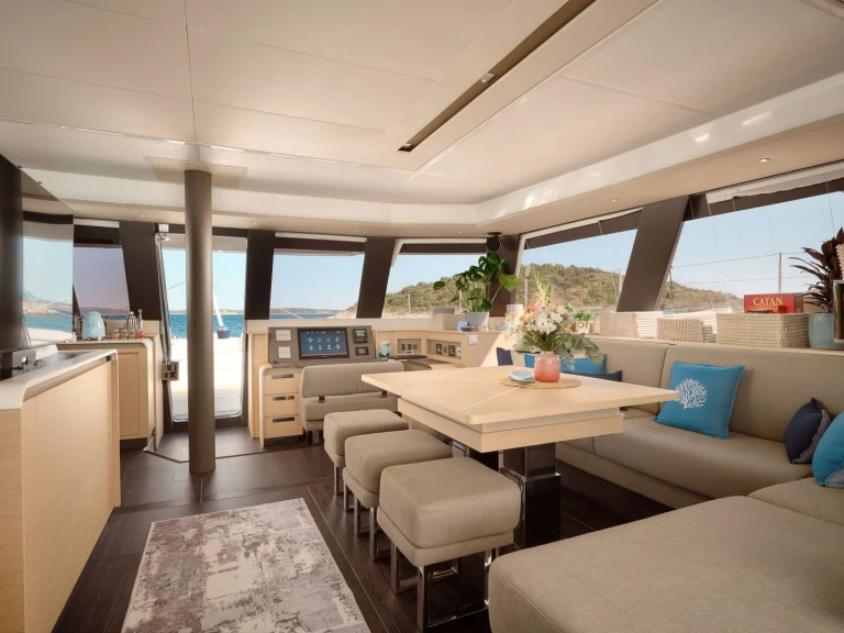 Location Yacht Fountaine Pajot avec permis