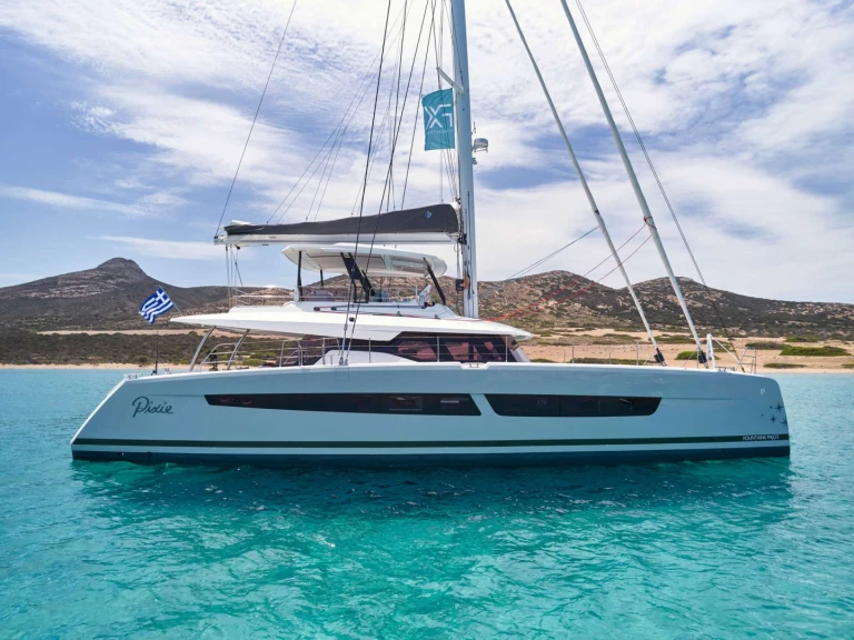Yacht à louer à Néa Péramos au meilleur prix