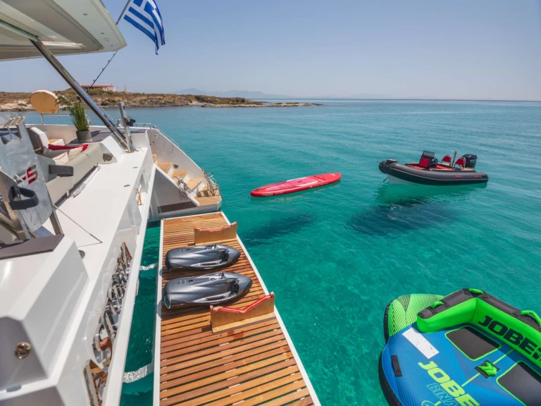 Fountaine Pajot ASTORIA a louer à Le Pirée
