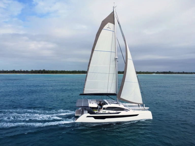Xquisite Yachts Flying Whale a louer à Bahamas