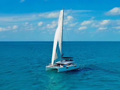 Hire Luxury Yacht with or without skipper Lagoon Nassau
