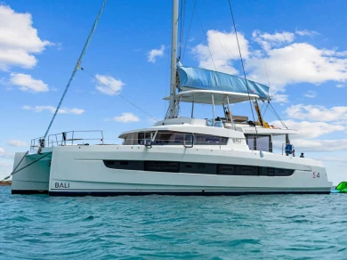 Luxury Yacht to hire Saint Thomas Island at the best price