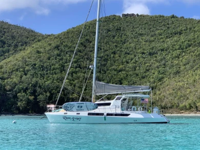 Alquiler de embarcaciones Royal Cape RUMAWAY enÎles Vierges britanniques (BVI) en Samboat