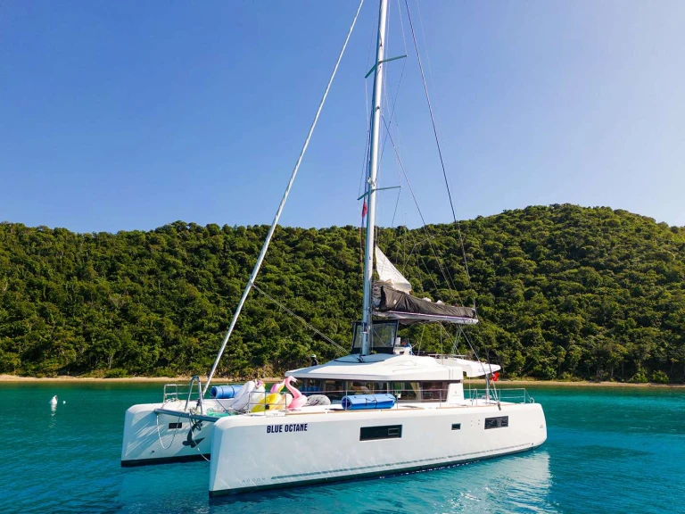 Location à Îles Vierges britanniques (BVI) - Lagoon Blue Octane sur SamBoat