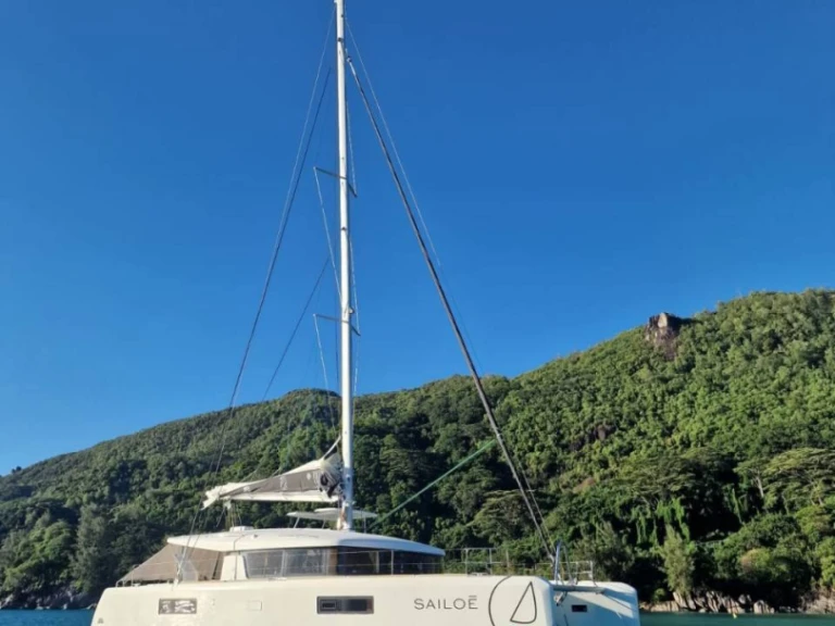 Louer Catamaran avec ou sans skipper Lagoon à Bonifacio