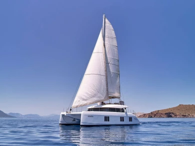Louez un Sunreef ADARA à Athènes