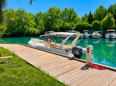 Yacht charter Mandelieu-la-Napoule cheap Tempest 770