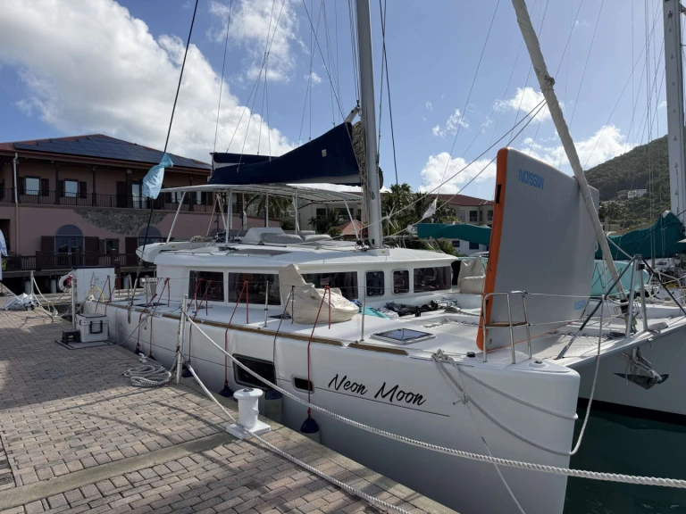 Location bateau Lagoon NEON MOON à Tortola sur Samboat