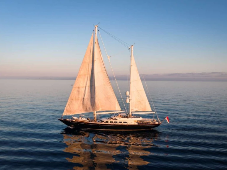 Location Yacht Perini Navi avec permis