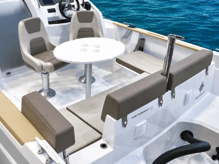 Location bateau Marseille pas cher Cap Camarat 7.5 WA