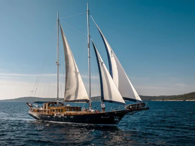 Pronajmout si Custom Smart Spirit v Trogir