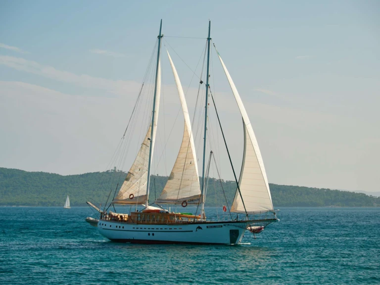 Louer Yacht avec ou sans skipper Custom à Kaštel Gomilica