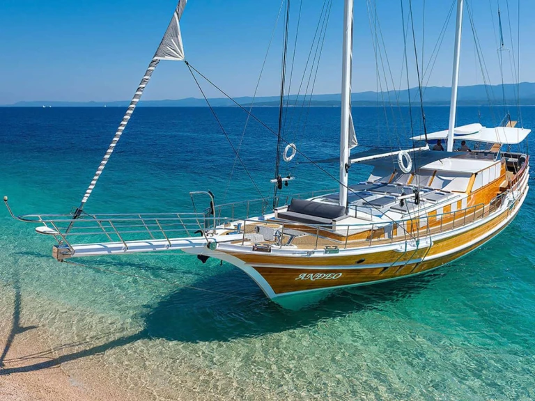 Louez un Custom Anđeo à Croatie