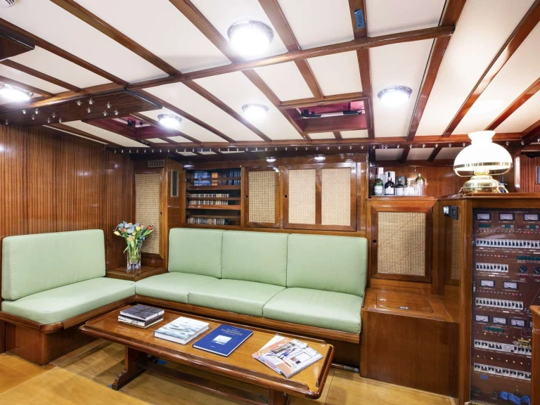 Location Yacht Sangermani avec permis