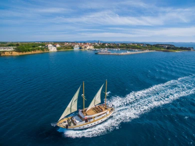 Alquiler de Yate de lujo, con o sin patrón Custom Zadar