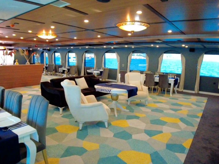 Location Yacht Custom avec permis