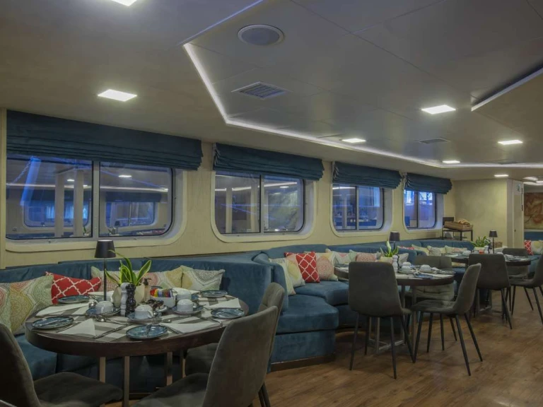 Location Yacht à Naples - Custom Harmony V