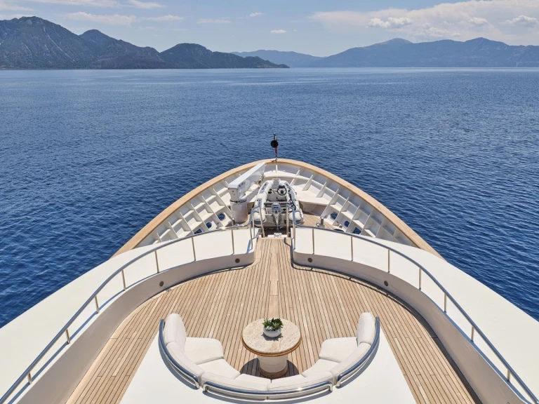 Benetti BARENTS a louer à Athènes