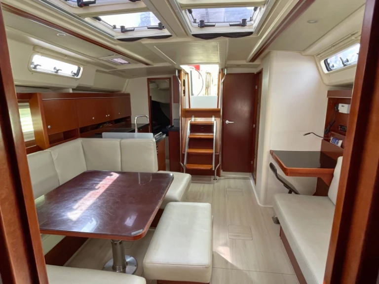 Louez un Hanse Hanse 455 à Álimos