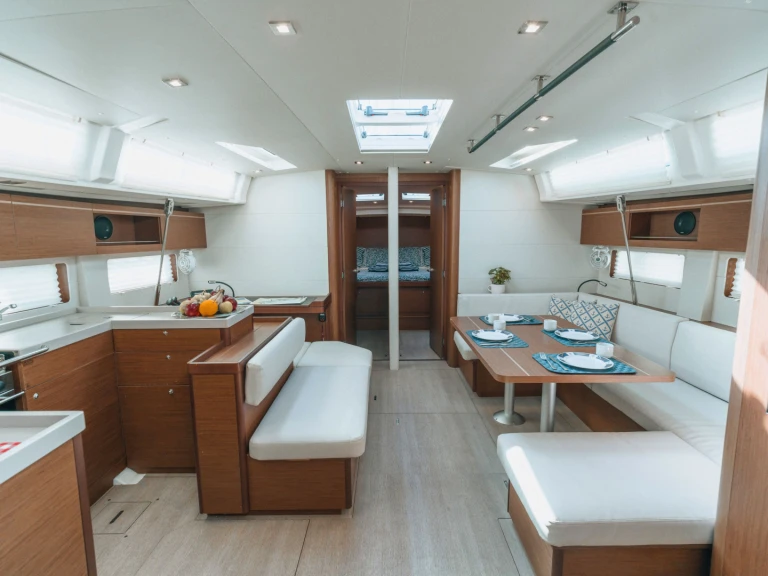 Location à Álimos - Bénéteau Oceanis 51.1 sur SamBoat