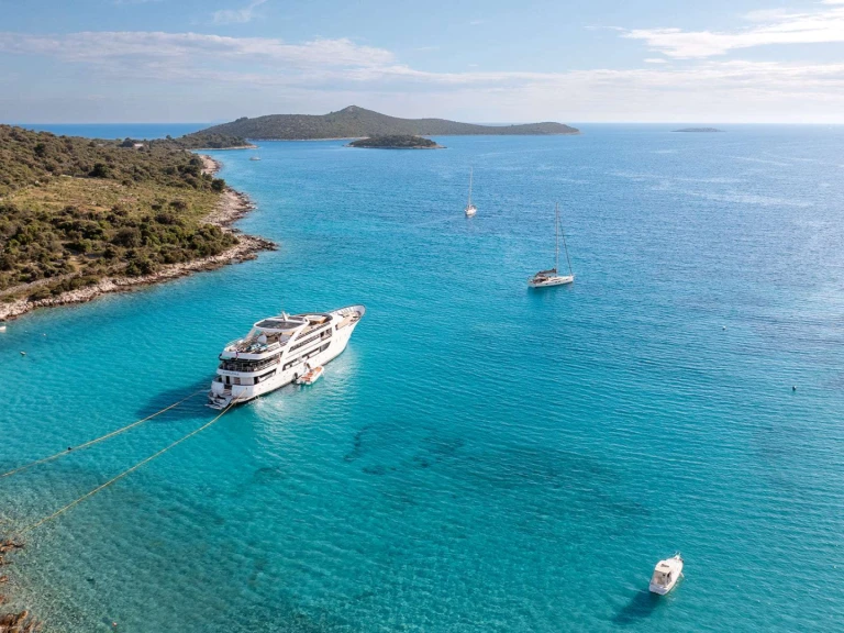 Location Yacht Custom avec permis