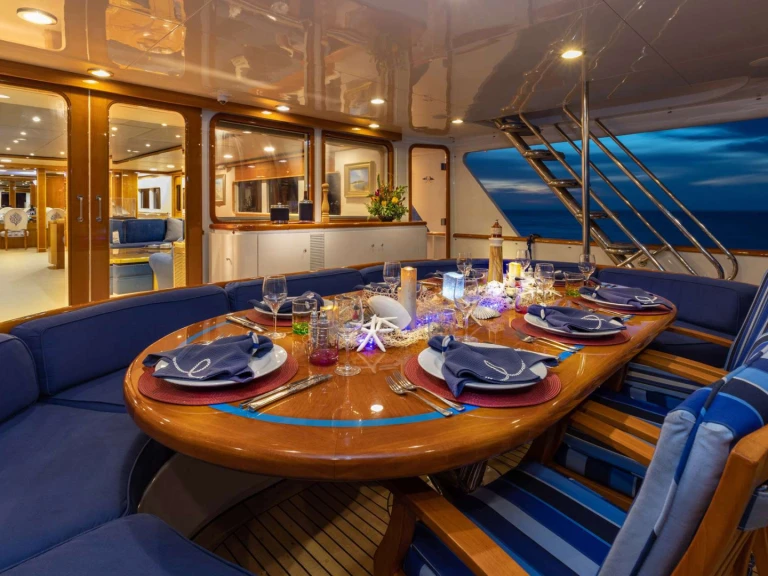 Location à Newport - NQEA Yachts Jack Hargrave design RENA sur SamBoat